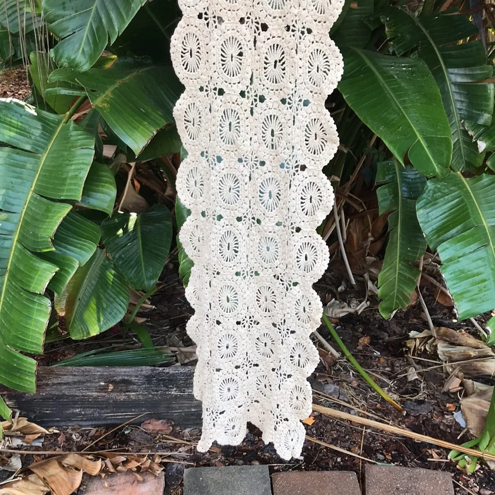 Crochet table runner